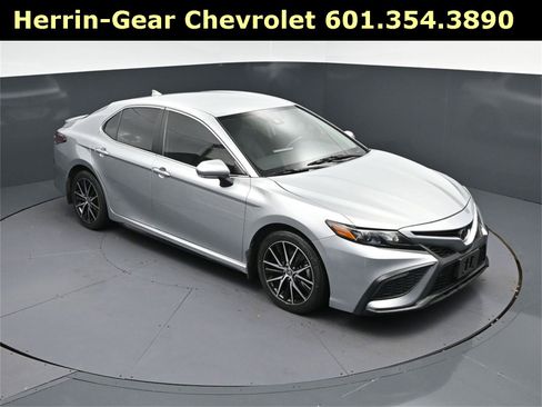 Used 2024 Toyota Camry SE image 37
