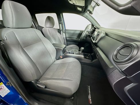 Used 2017 Toyota Tacoma TRD Sport RWD image 29