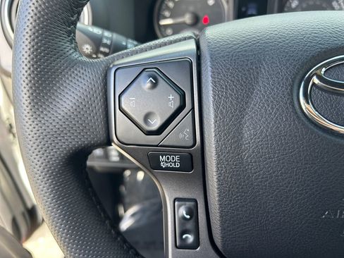 Used 2022 Toyota Tacoma TRD Off-Road w/ Technology Package AWD/4WD image 16