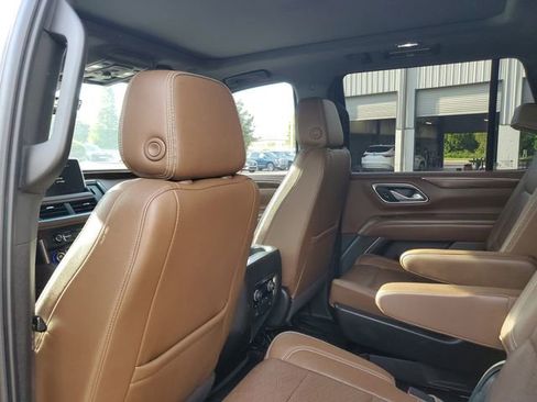 Used 2022 Chevrolet Tahoe High Country w/ Premium Package 2 AWD/4WD image 8