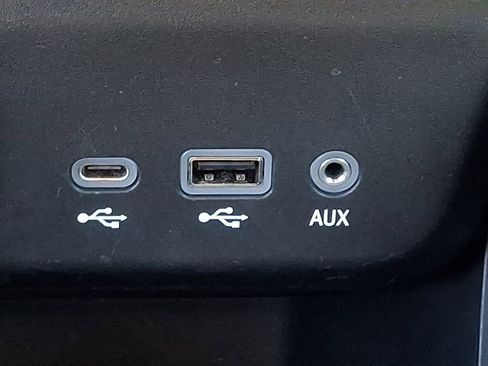 Used 2023 Chevrolet TrailBlazer RS w/ Convenience Package image 23