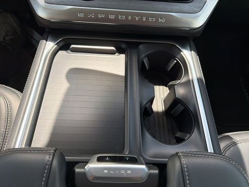 Used 2025 Ford Expedition Platinum AWD/4WD image 47
