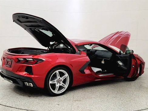 Used 2025 Chevrolet Corvette Stingray Coupe w/ 1LT image 12