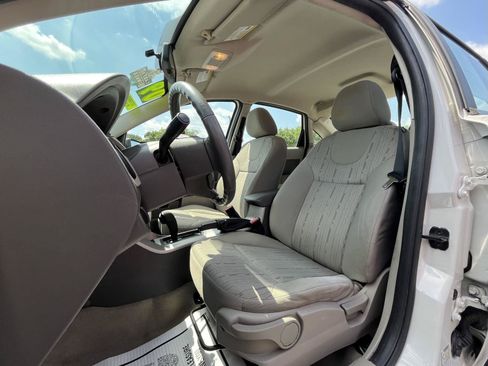 Used 2009 Ford Focus SE FWD image 5
