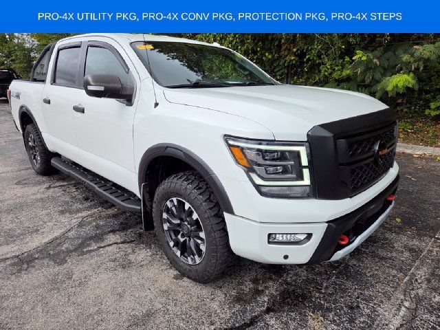 Used 2020 Nissan Titan PRO-4X w/ Pro-4x Convenience Package AWD/4WD image 3