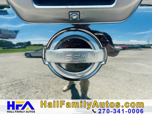Used 2018 Nissan Titan SL w/ Midnight Edition AWD/4WD image 25