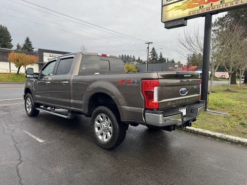 Used 2017 Ford F250 Lariat w/ Chrome Package image 5