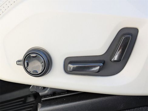 Certified 2023 Volvo XC60 B5 Ultimate image 25