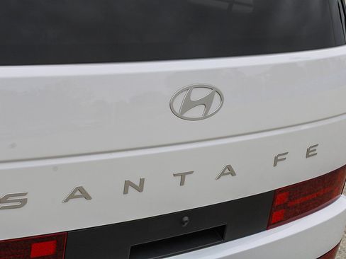 Used 2026 Hyundai Santa Fe SEL FWD image 12
