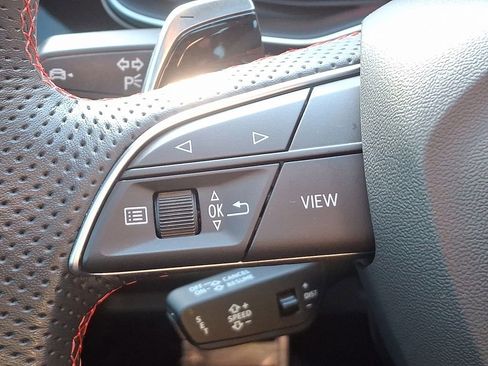 Used 2023 Audi RS Q8 4.0T image 22