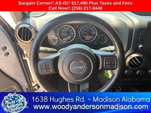 Used 2016 Jeep Wrangler Unlimited Sahara AWD/4WD image 11