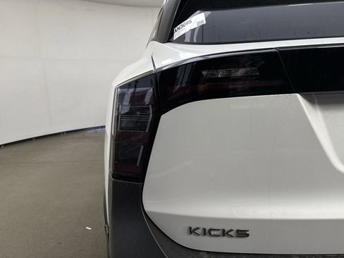 New 2025 Nissan Kicks SR image 29