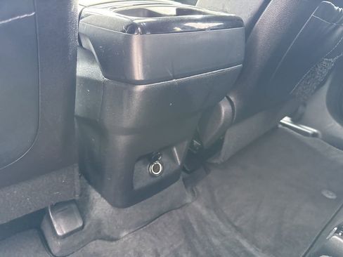 Used 2025 Kia Telluride S FWD image 38