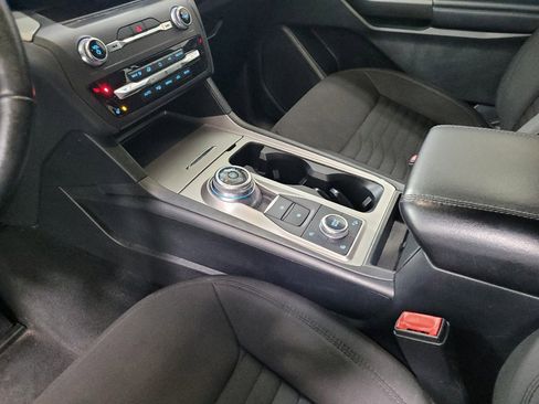 Used 2020 Ford Explorer XLT w/ Comfort Package image 26