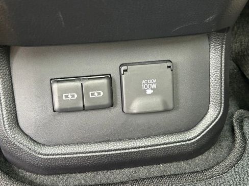 Used 2023 Toyota Highlander Platinum image 23