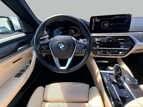 Used 2023 BMW 530i w/ Premium Package RWD image 6