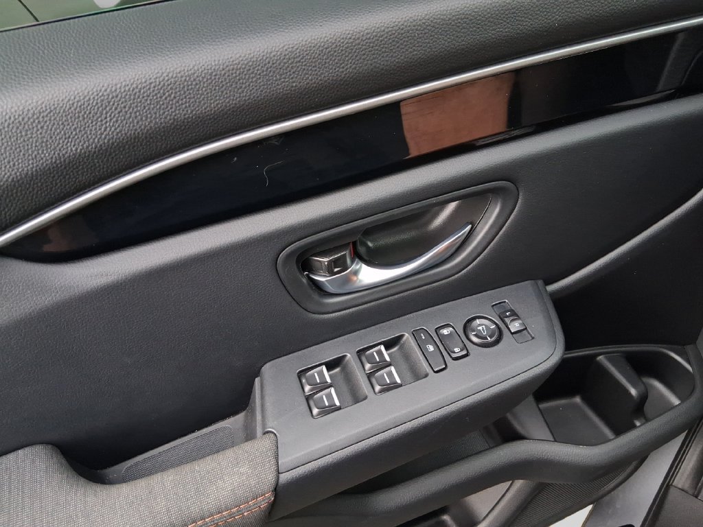 Used 2025 Honda Pilot Sport image 10