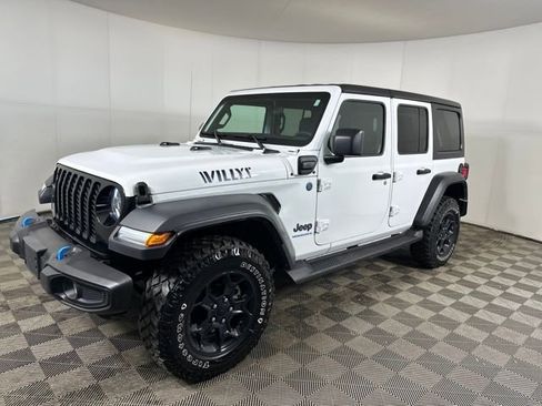 Used 2023 Jeep Wrangler Unlimited w/ Convenience Group AWD/4WD image 7