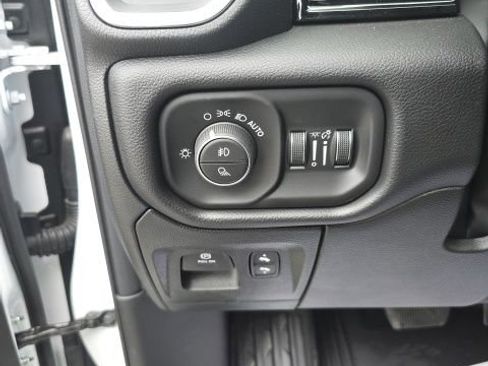 New 2026 RAM 1500 Laramie AWD/4WD image 14