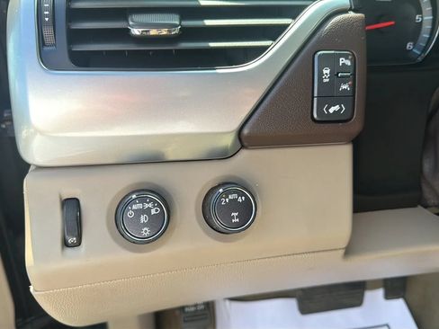Used 2019 Chevrolet Suburban LT w/ RST Edition AWD/4WD image 15