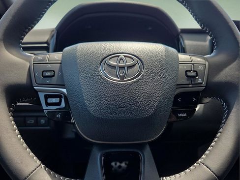 New 2026 Toyota Camry SE FWD image 25
