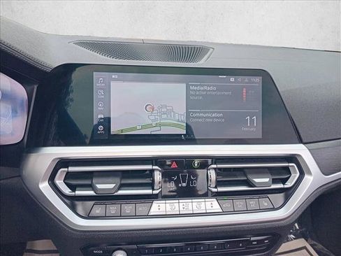 Used 2022 BMW M440i Convertible w/ Premium Package image 22