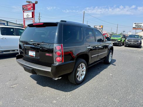 Used 2013 GMC Yukon Denali AWD/4WD image 5