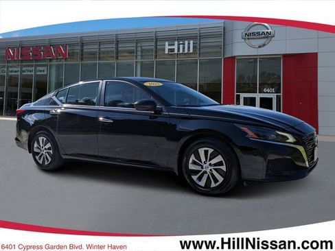 Certified 2025 Nissan Altima 2.5 S FWD image 1