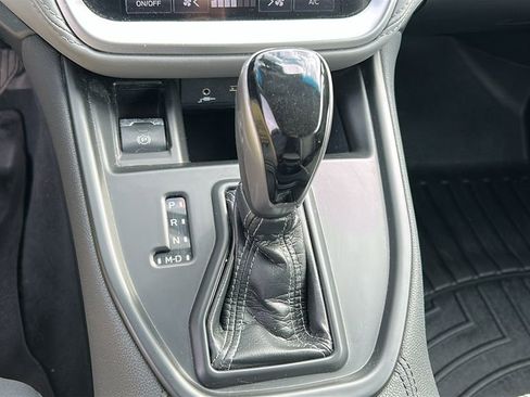 Used 2022 Subaru Outback Premium image 18