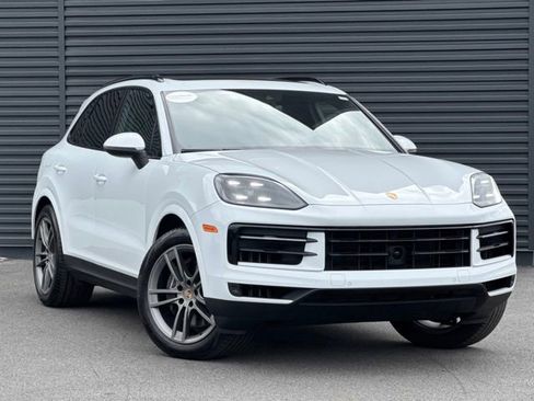 Used 2024 Porsche Cayenne AWD/4WD image 9