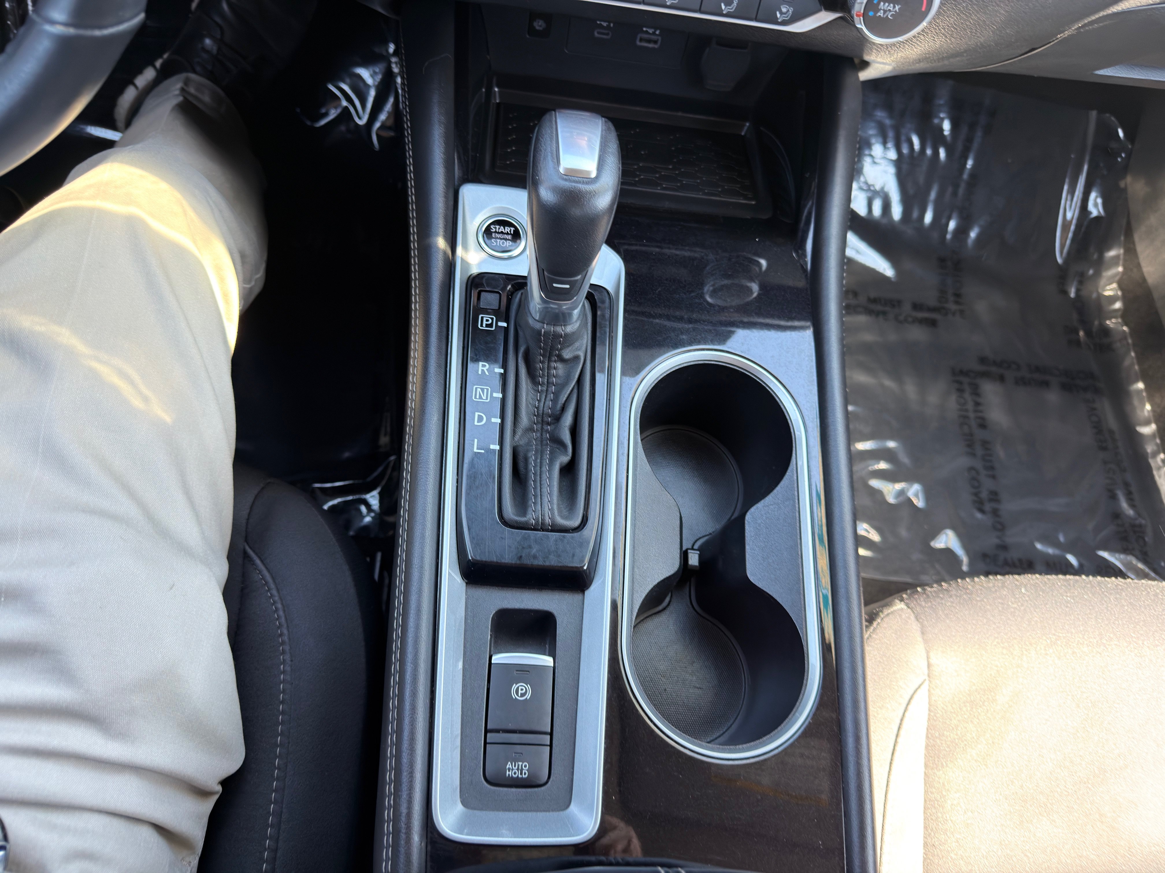 Used 2024 Nissan Altima 2.5 SV w/ SV Premium Package FWD image 32