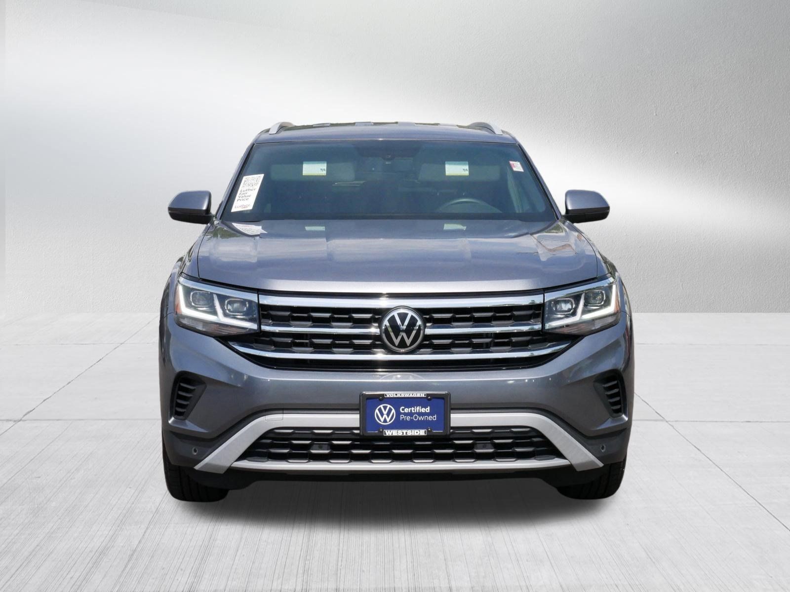 Certified 2022 Volkswagen Atlas Cross Sport SE AWD/4WD image 2