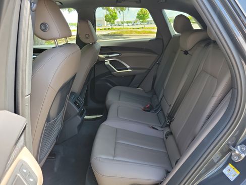 Used 2025 Audi Q5 Premium w/ Convenience Package AWD/4WD image 16