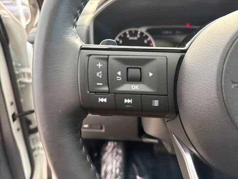 Used 2023 Nissan Rogue SV w/ SV Premium B Package FWD image 23