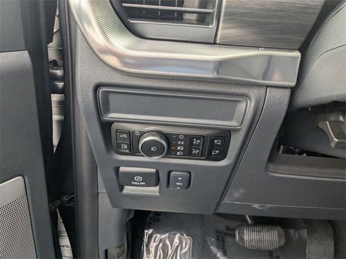 New 2025 Ford F150 Lariat w/ Equipment Group 501A Mid image 17