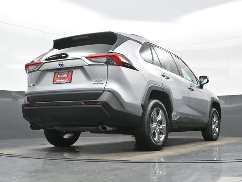 Used 2022 Toyota RAV4 XLE w/ Convenience Package AWD/4WD image 32