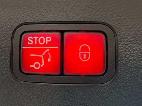 Used 2017 Mercedes-Benz GLC 300 image 24