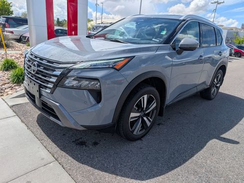 Certified 2024 Nissan Rogue SL w/ SL Premium Package AWD/4WD image 2