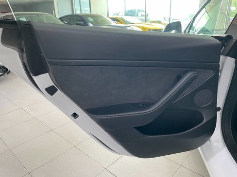 Used 2022 Tesla Model 3 RWD image 17