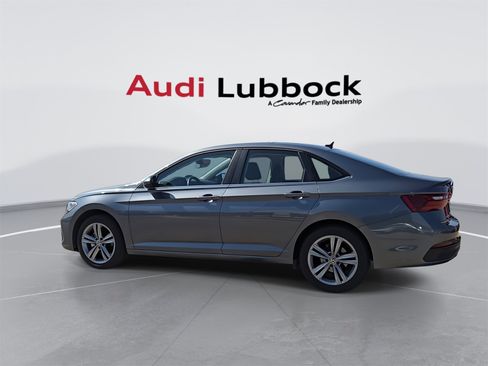 Used 2024 Volkswagen Jetta SE image 6