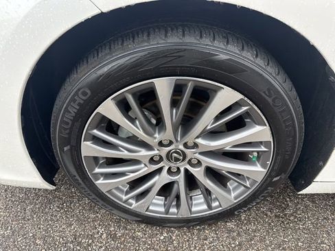 Used 2020 Lexus ES 350 w/ Premium Package FWD image 12