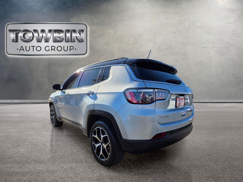 Used 2025 Jeep Compass Limited AWD/4WD image 6