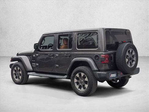 Used 2018 Jeep Wrangler Unlimited Sahara image 7