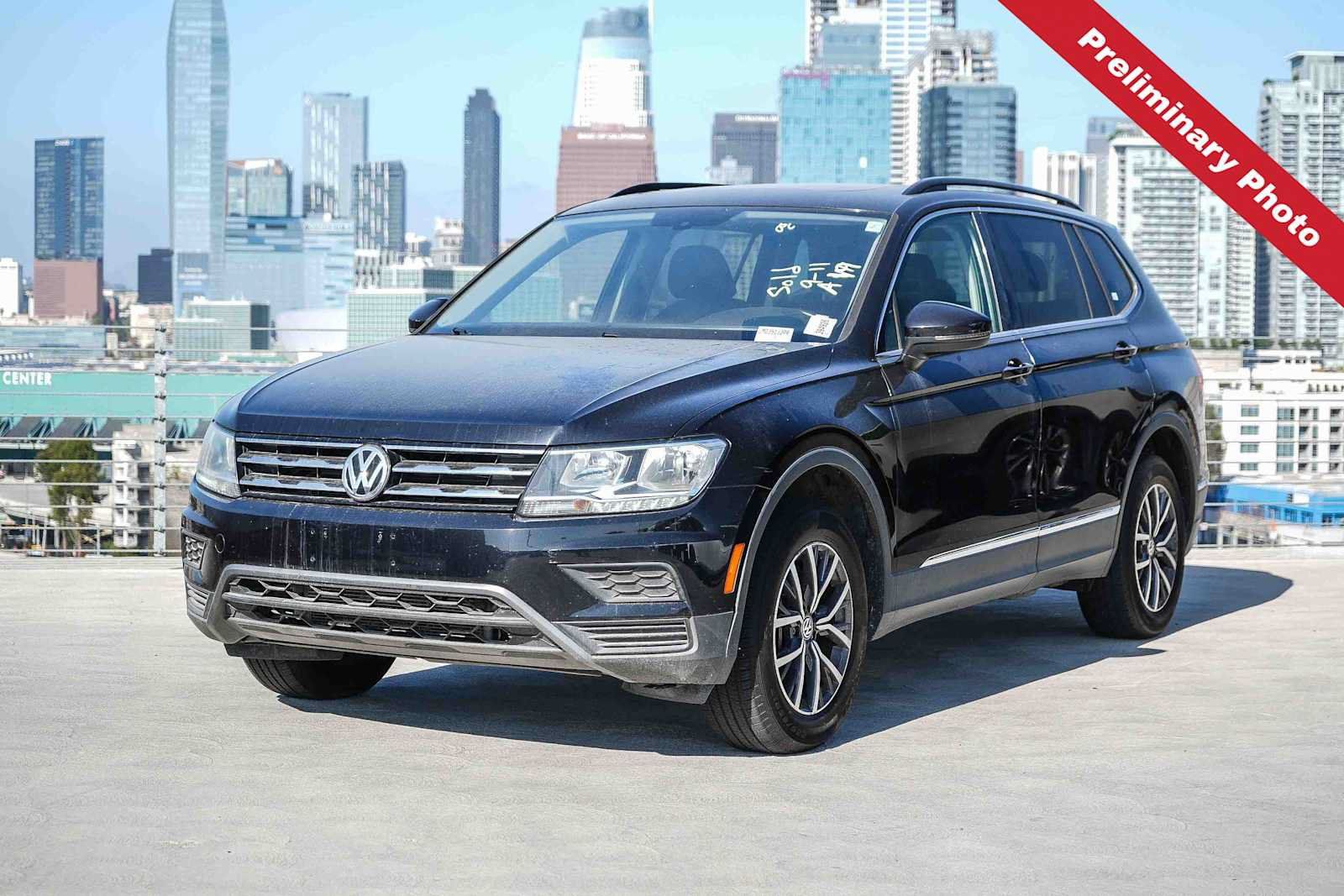 Used 2020 Volkswagen Tiguan SE AWD/4WD image 1