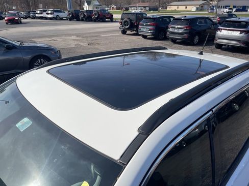 Used 2018 Jeep Compass Latitude image 13