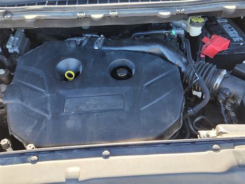 Used 2017 Ford Edge SE image 28