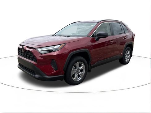 Used 2025 Toyota RAV4 LE AWD/4WD image 7