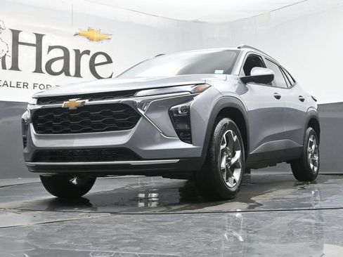 New 2026 Chevrolet Trax LT FWD image 4