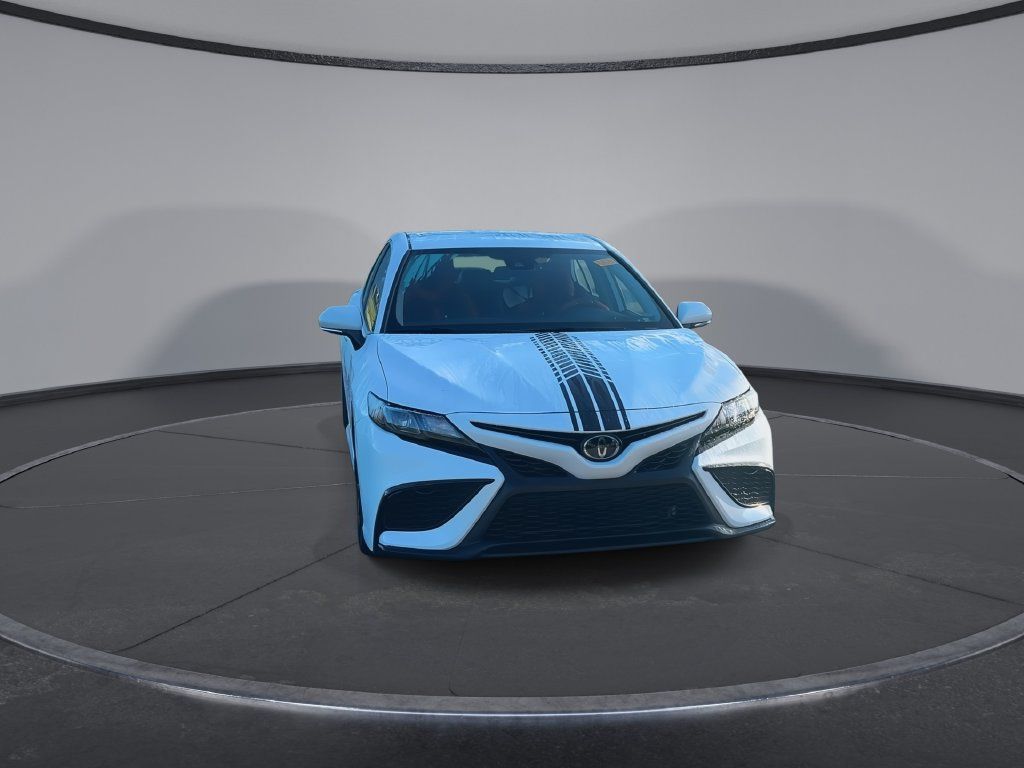 Used 2023 Toyota Camry SE FWD image 3