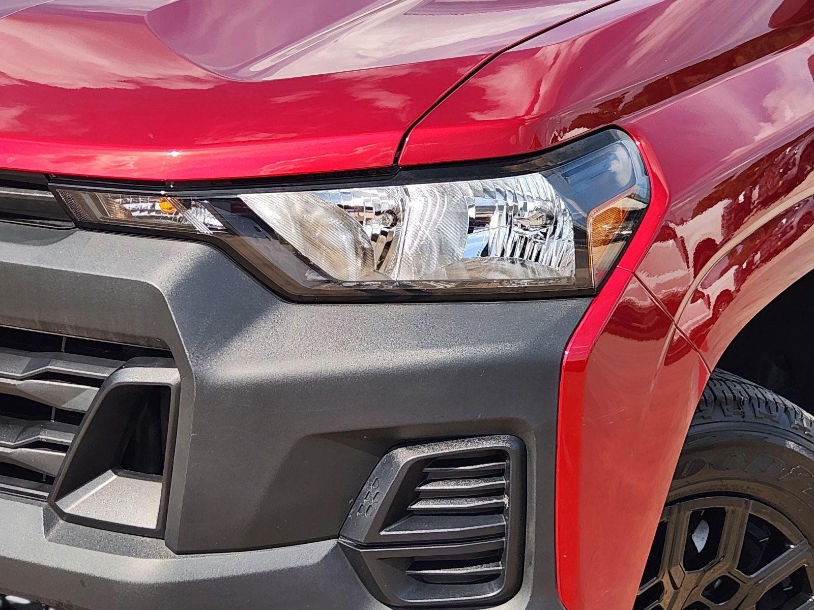 Used 2025 Chevrolet Colorado W/T w/ WT Custom Package RWD image 9
